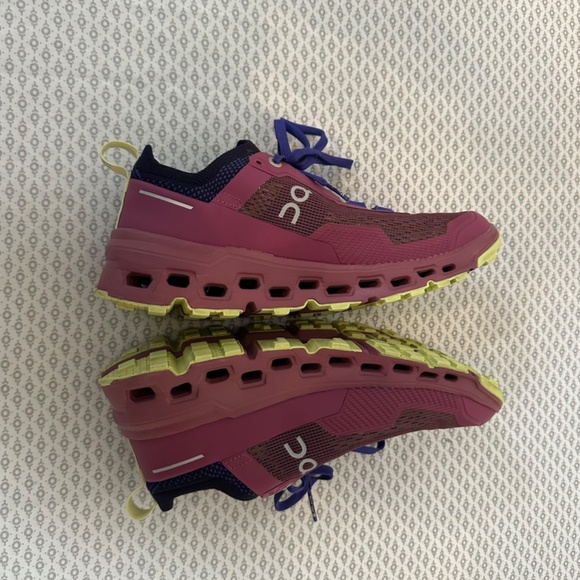 On Running Women's Sneakers in Burgundy and Lime - Picture 6 of 7